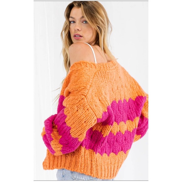 THE VINTAGE SHOP Beautiful knit cardi S M L - Picture 3 of 11